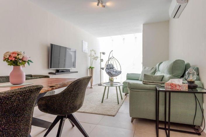 Image No.8-2 Bed House for sale