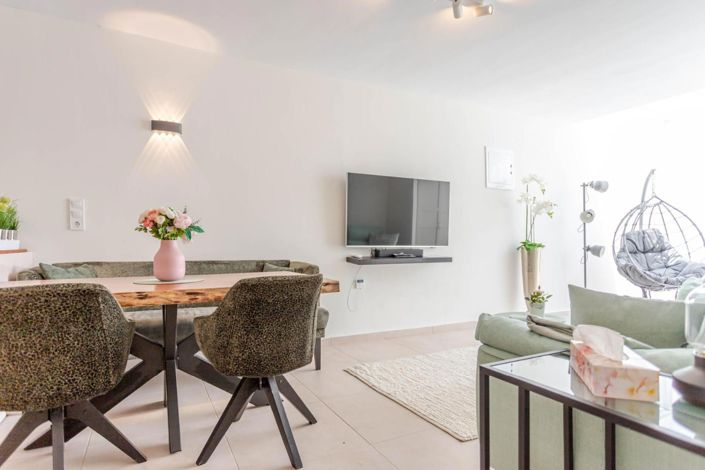 Image No.9-2 Bed House for sale