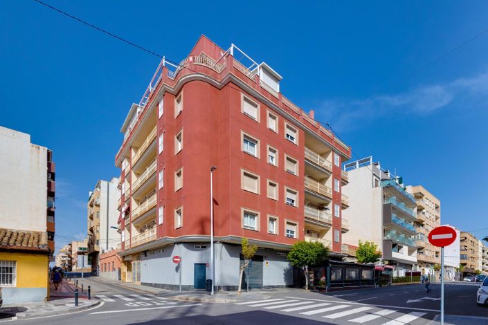 Image No.1-3 Bed Apartment for sale