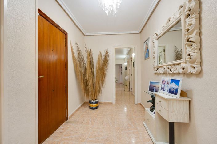 Image No.5-5 Bed Apartment for sale
