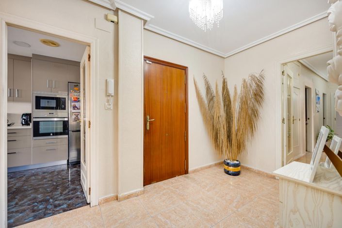 Image No.7-5 Bed Apartment for sale