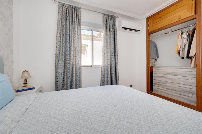 Image No.25-2 Bed Villa for sale