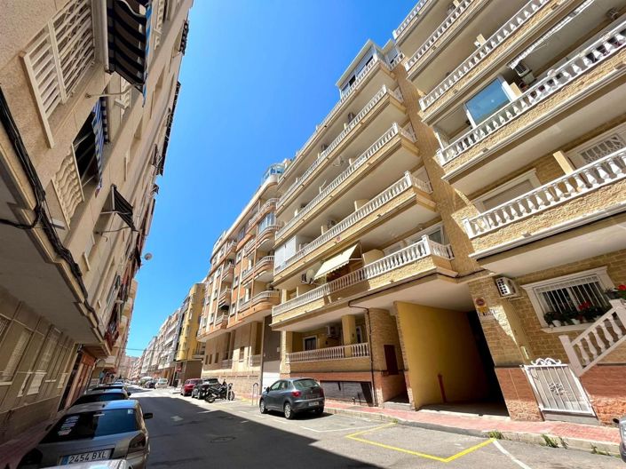 Image No.1-Appartement de 2 chambres à vendre à Torrevieja