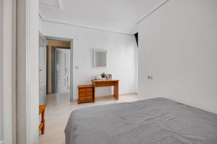 Image No.20-2 Bed Apartment for sale