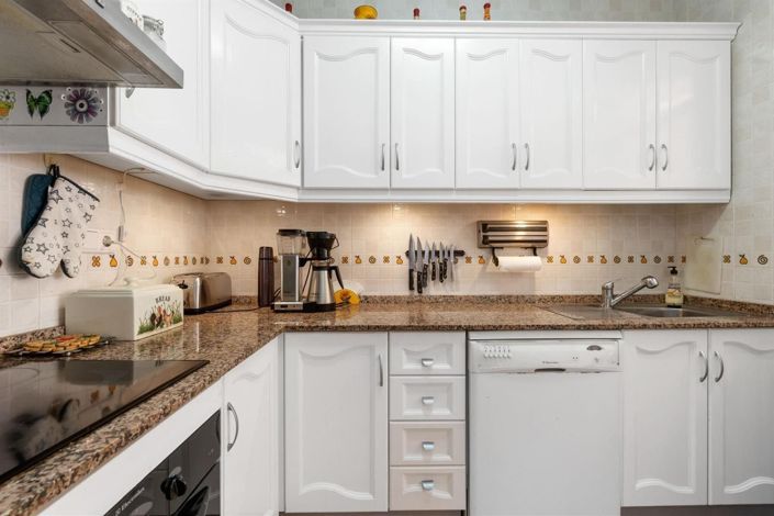 Image No.16-3 Bed House for sale