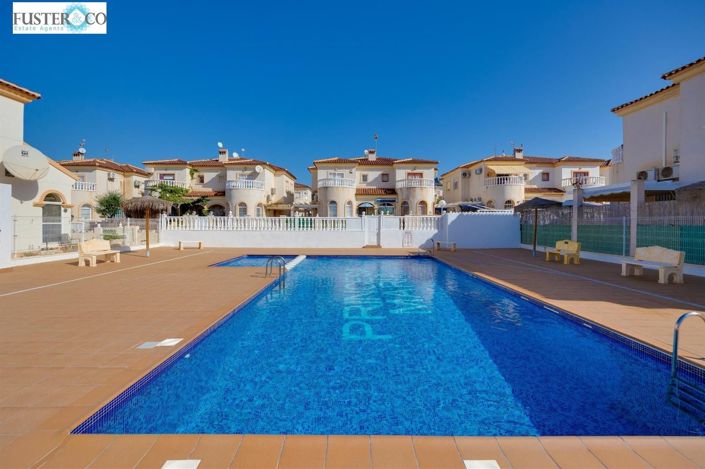 Image No.1-2 Bed House for sale