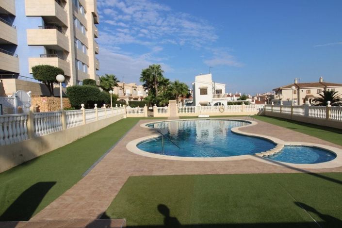 Image No.1-3 Bed House for sale