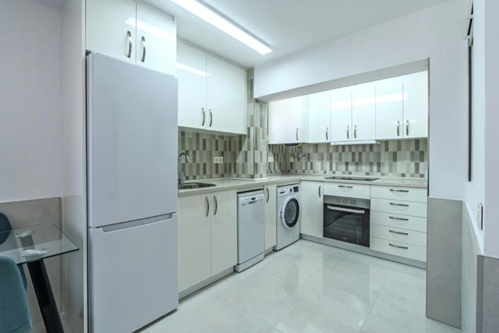 Image No.12-2 Bed House for sale