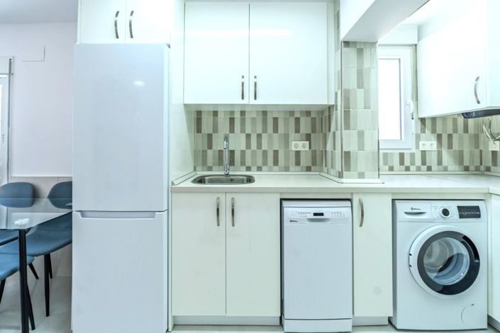 Image No.13-2 Bed House for sale