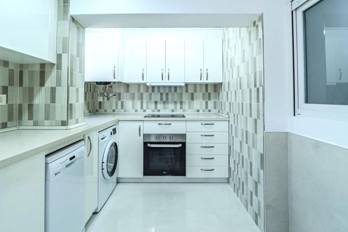 Image No.14-2 Bed House for sale