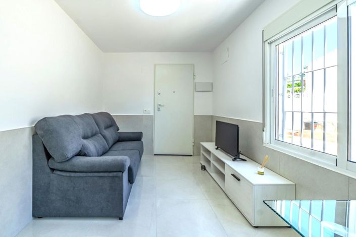 Image No.9-2 Bed House for sale