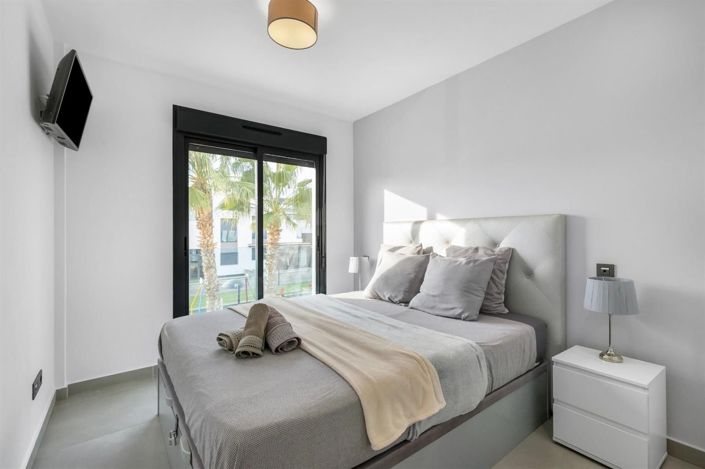 Image No.14-2 Bed Bungalow for sale