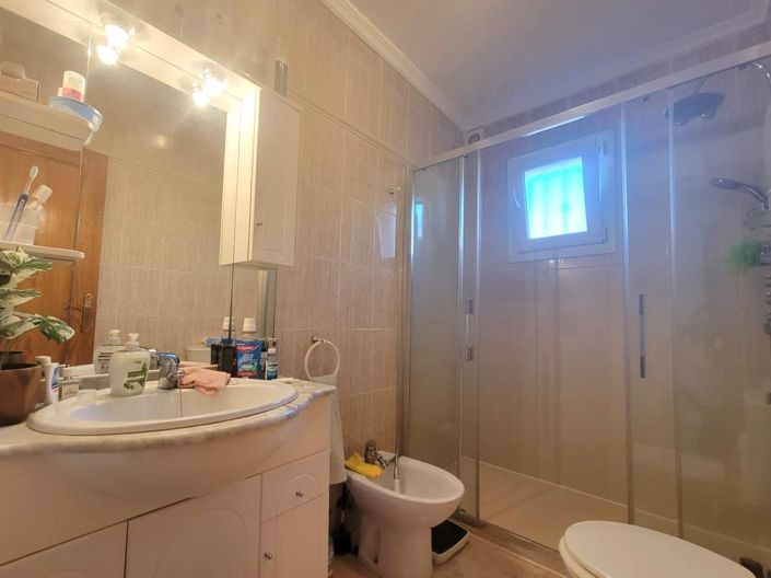 Image No.26-3 Bed House for sale