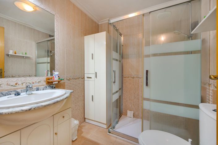 Image No.24-3 Bed Apartment for sale