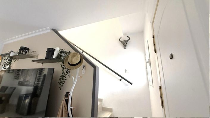 Image No.10-2 Bed House for sale