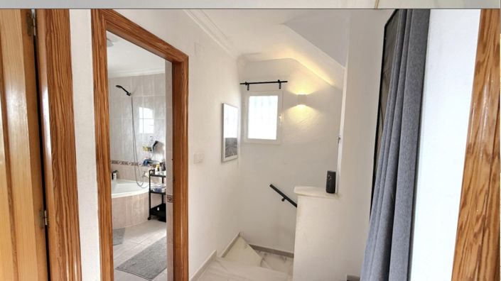 Image No.11-2 Bed House for sale