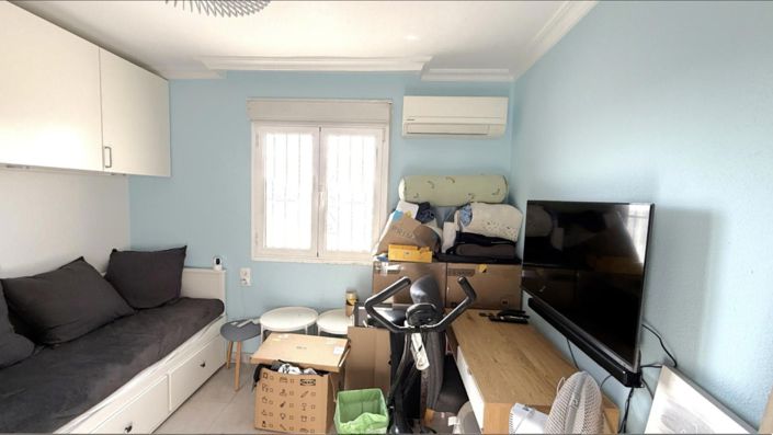 Image No.15-2 Bed House for sale