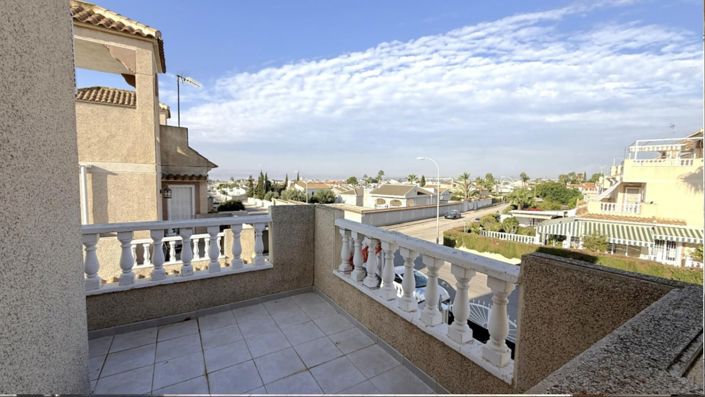 Image No.18-2 Bed House for sale