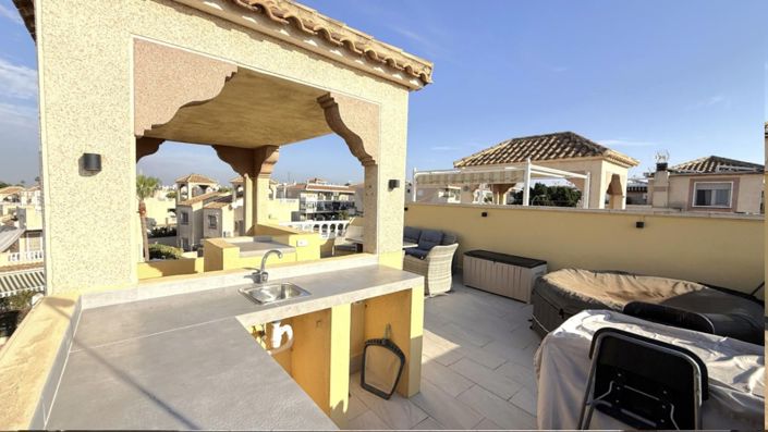 Image No.20-2 Bed House for sale