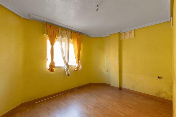 Image No.20-3 Bed Apartment for sale