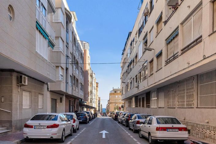 Image No.24-3 Bed Apartment for sale