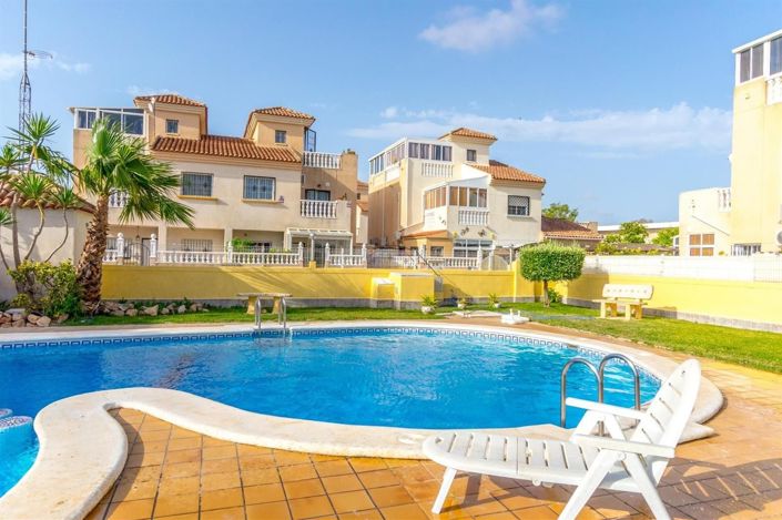 Image No.25-3 Bed House for sale