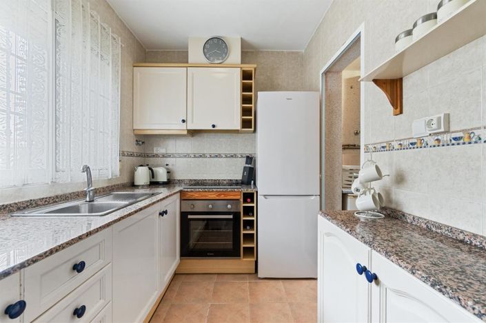 Image No.8-3 Bed House for sale