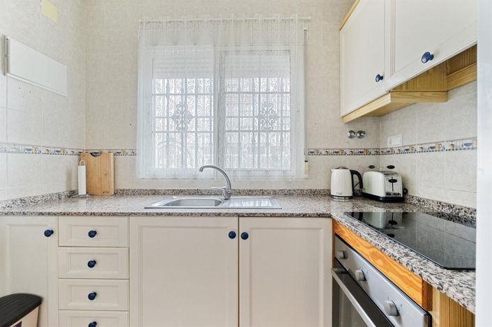 Image No.9-3 Bed House for sale