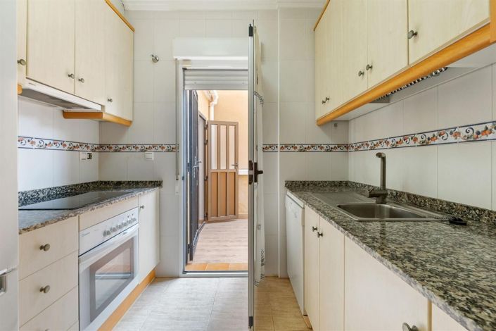 Image No.10-3 Bed House for sale