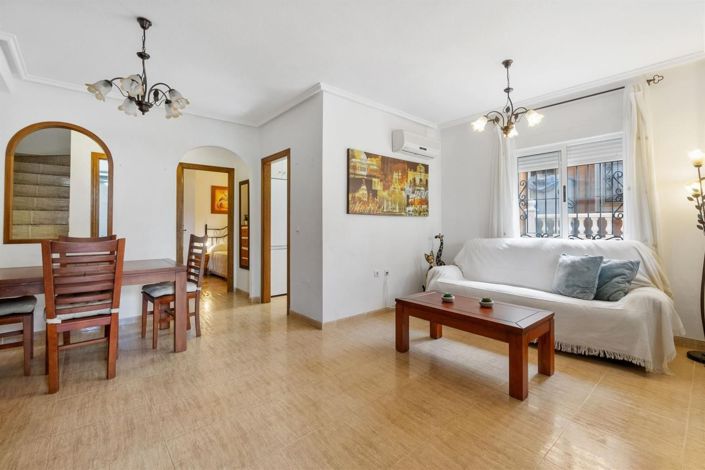 Image No.2-3 Bed House for sale