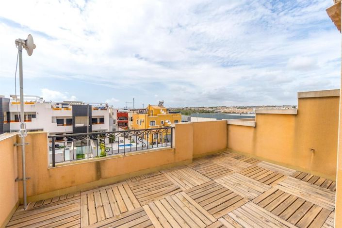 Image No.20-3 Bed House for sale