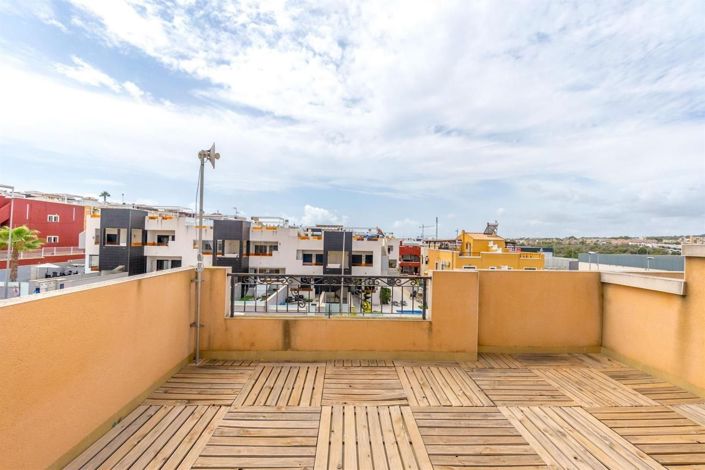 Image No.24-3 Bed House for sale