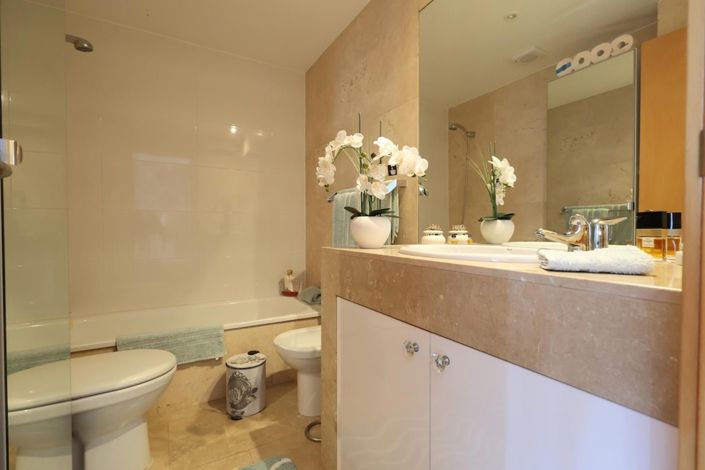 Image No.20-2 Bed Apartment for sale