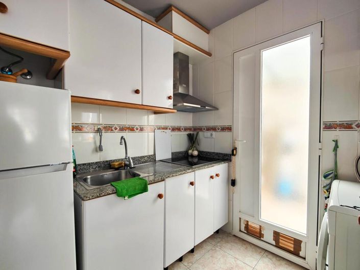 Image No.18-3 Bed House for sale