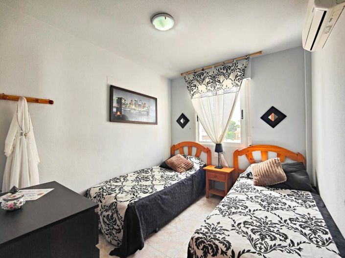 Image No.31-3 Bed House for sale