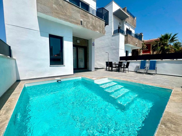 Image No.1-Villa de 3 chambres à vendre à Torrevieja