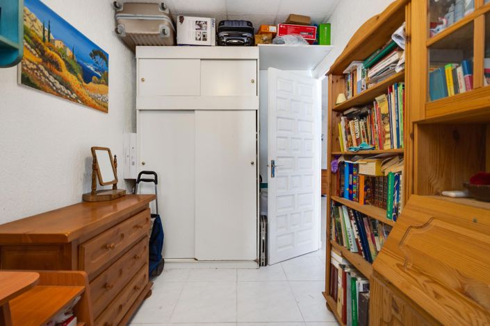 Image No.21-2 Bed House for sale