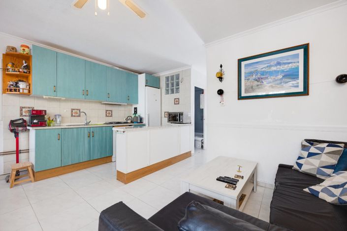 Image No.8-2 Bed House for sale