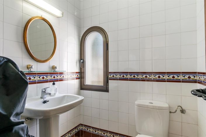 Image No.10-2 Bed House for sale