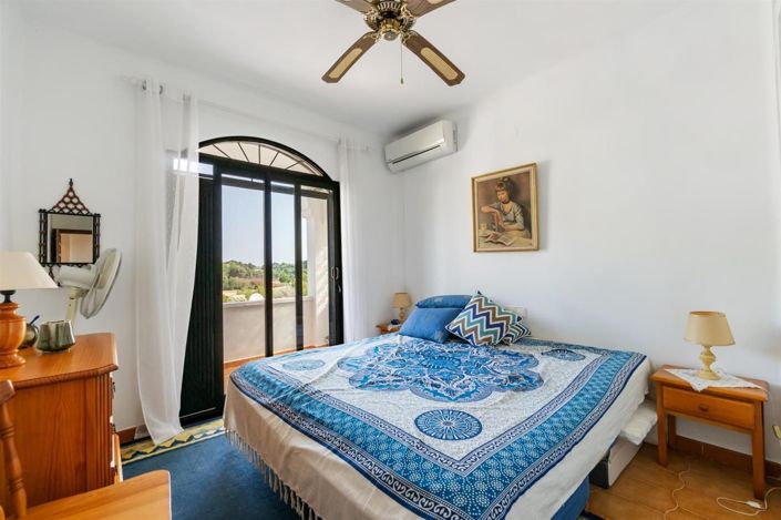 Image No.15-2 Bed House for sale