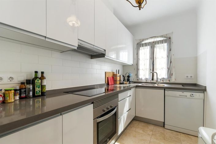 Image No.3-2 Bed House for sale