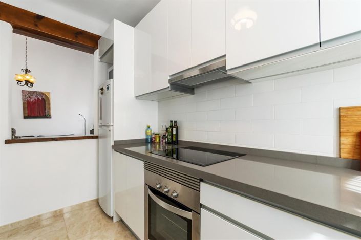 Image No.9-2 Bed House for sale