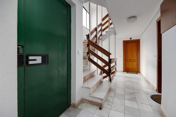 Image No.20-2 Bed Apartment for sale