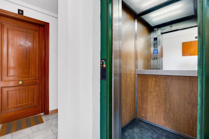 Image No.21-2 Bed Apartment for sale