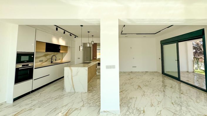 Image No.4-Villa for sale