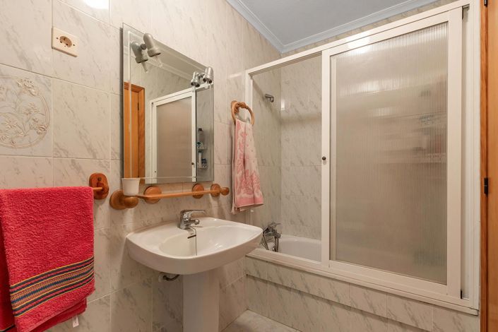 Image No.13-2 Bed Bungalow for sale