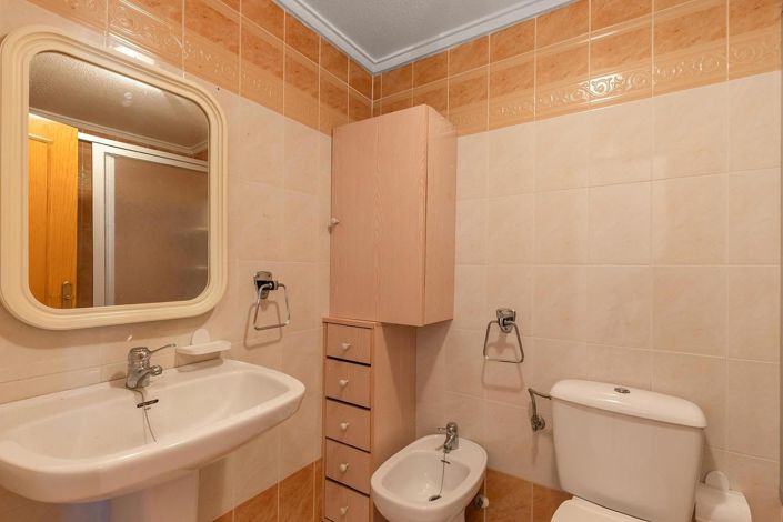 Image No.21-2 Bed Bungalow for sale