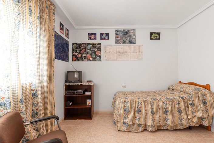 Image No.6-2 Bed Bungalow for sale