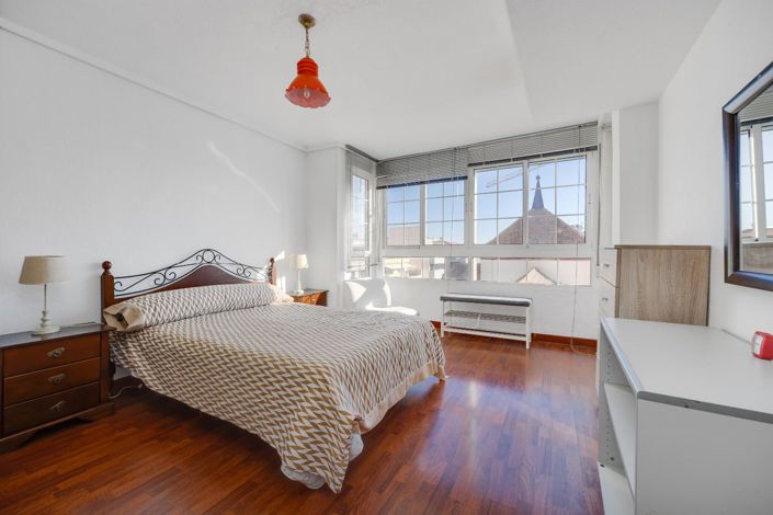 Image No.12-2 Bed Apartment for sale