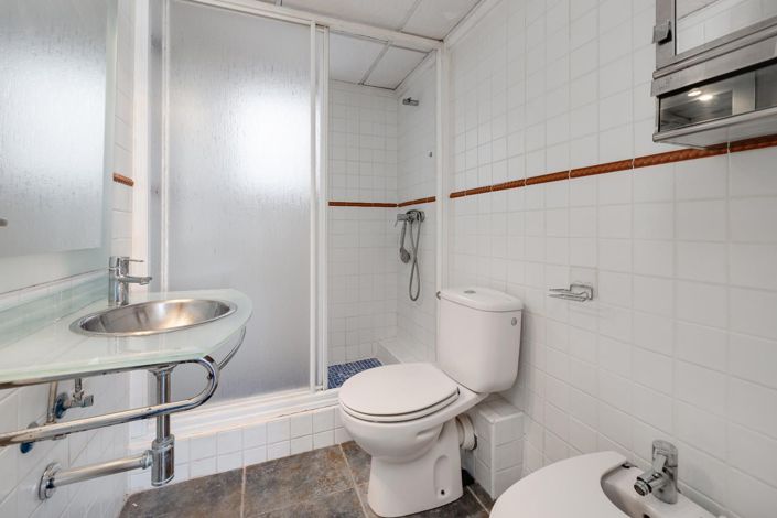 Image No.16-2 Bed Apartment for sale